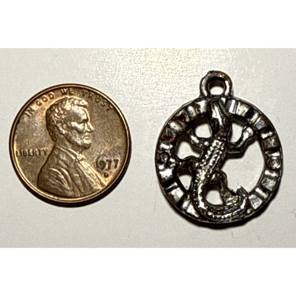 Vintage‎ Metallic Alligator Cracker Jack Charm 1C